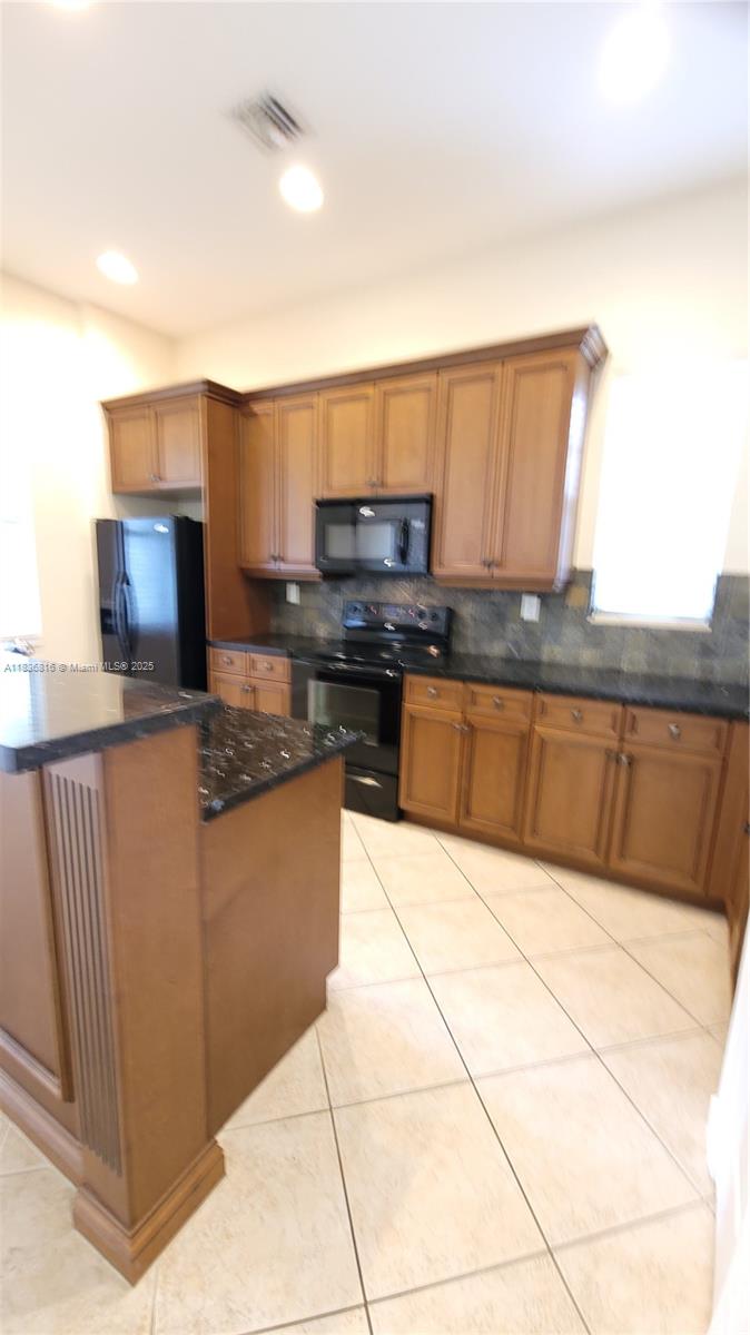 6033 NW 118th Dr 6033