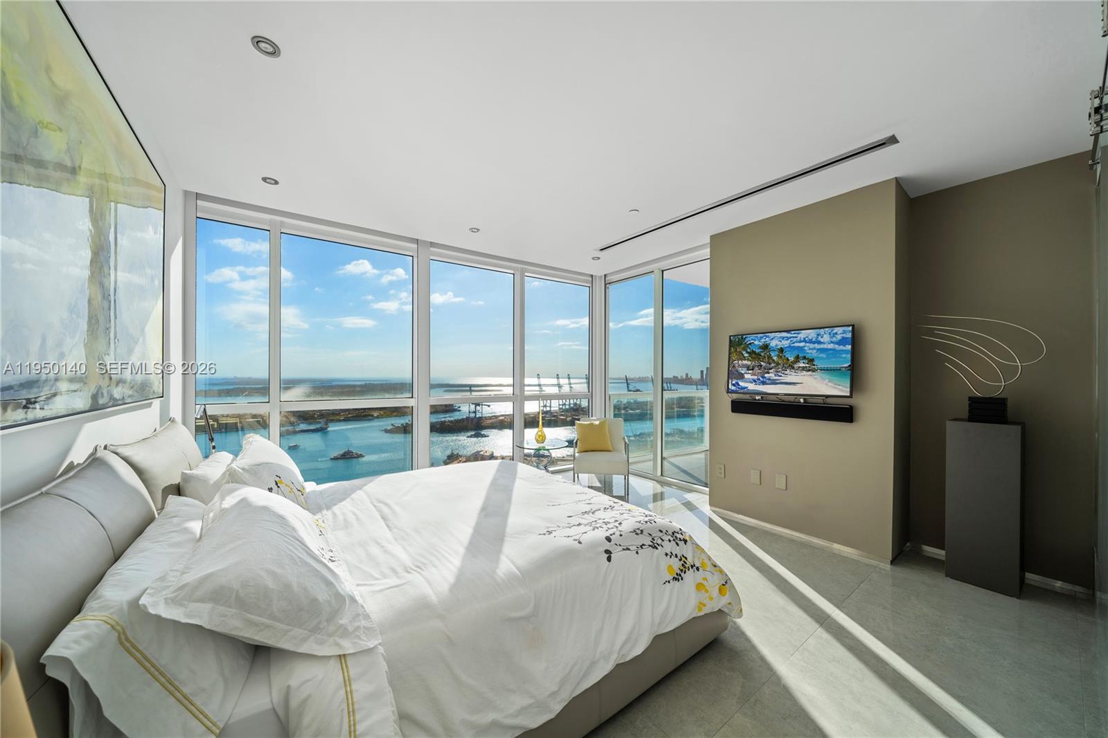 ICON CONDO - Residential