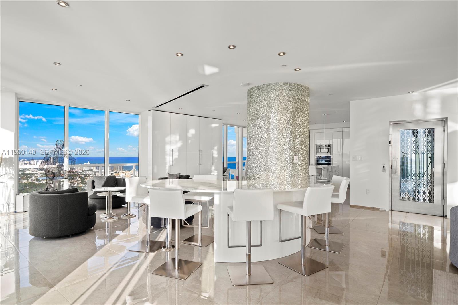 ICON CONDO - Residential