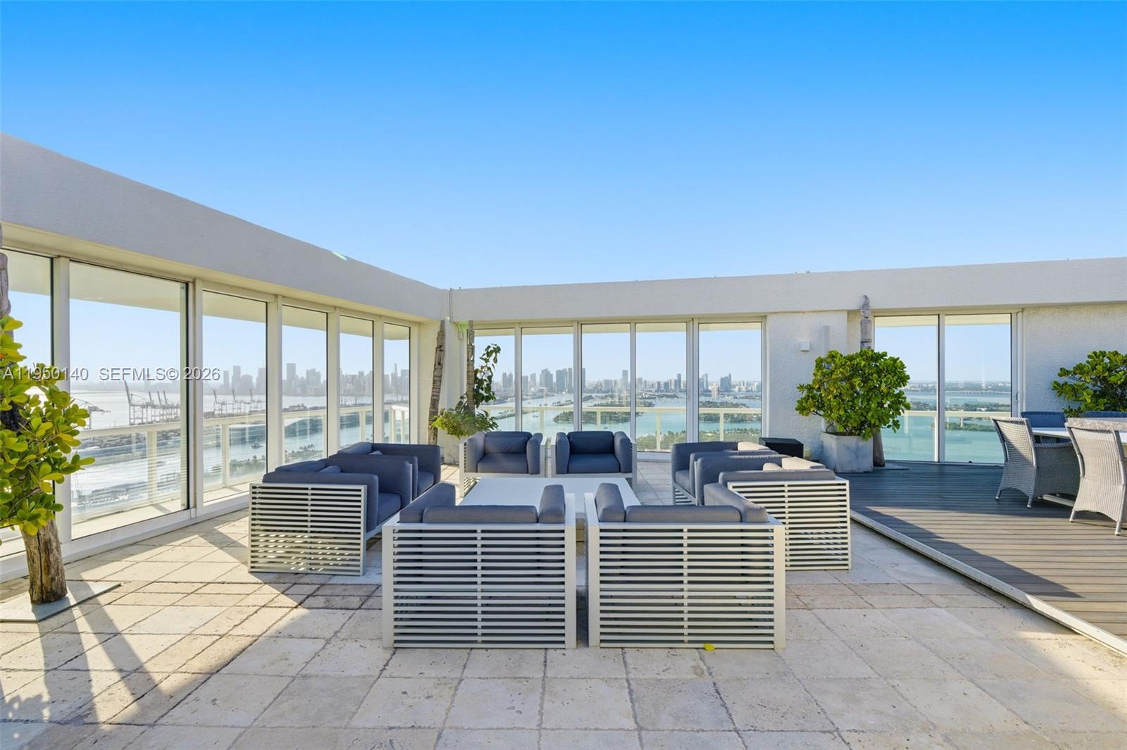 ICON CONDO - Residential