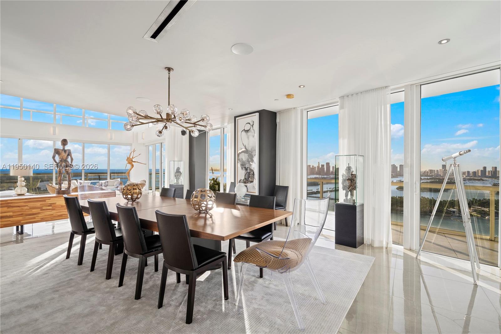 ICON CONDO - Residential