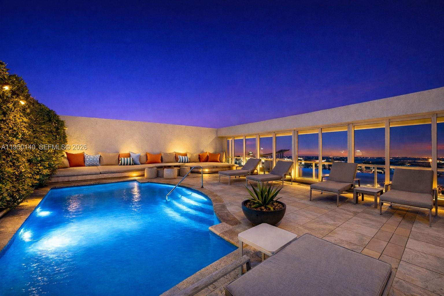 ICON CONDO - Residential