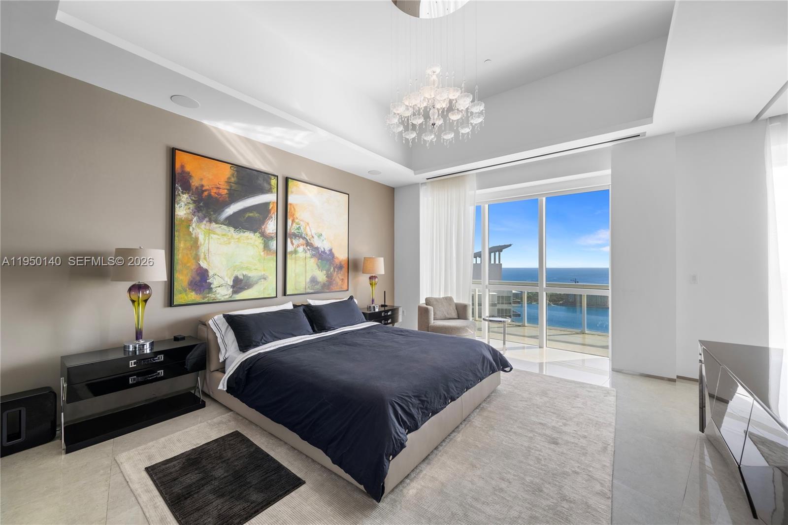 ICON CONDO - Residential