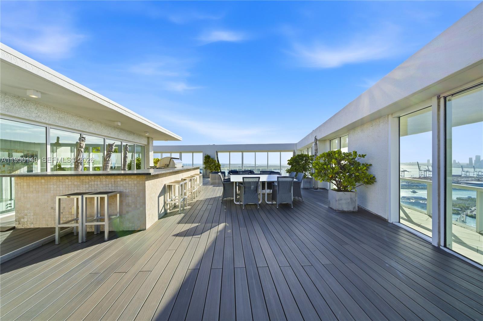 ICON CONDO - Residential