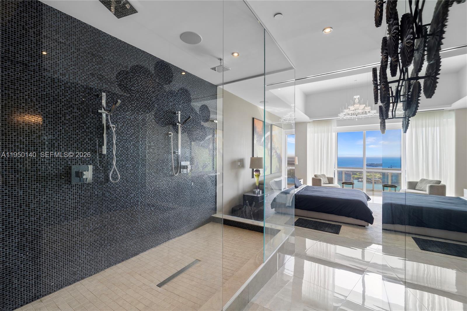 ICON CONDO - Residential