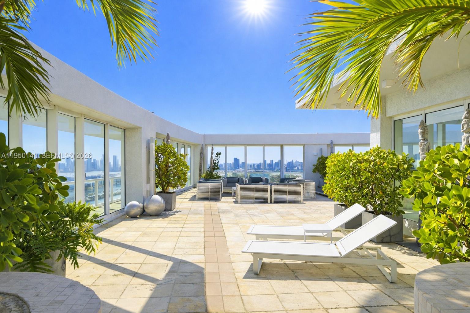 ICON CONDO - Residential