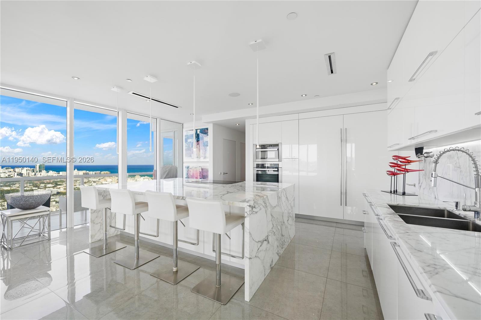 ICON CONDO - Residential