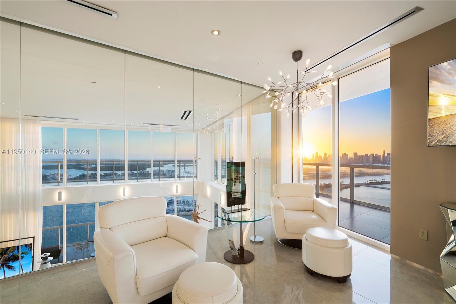 ICON CONDO - Residential