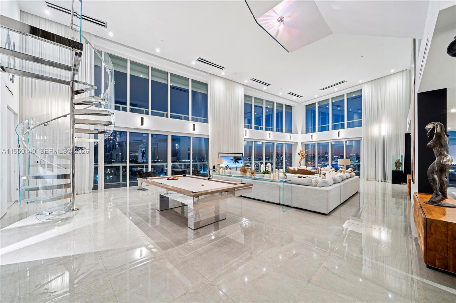 ICON CONDO - Residential