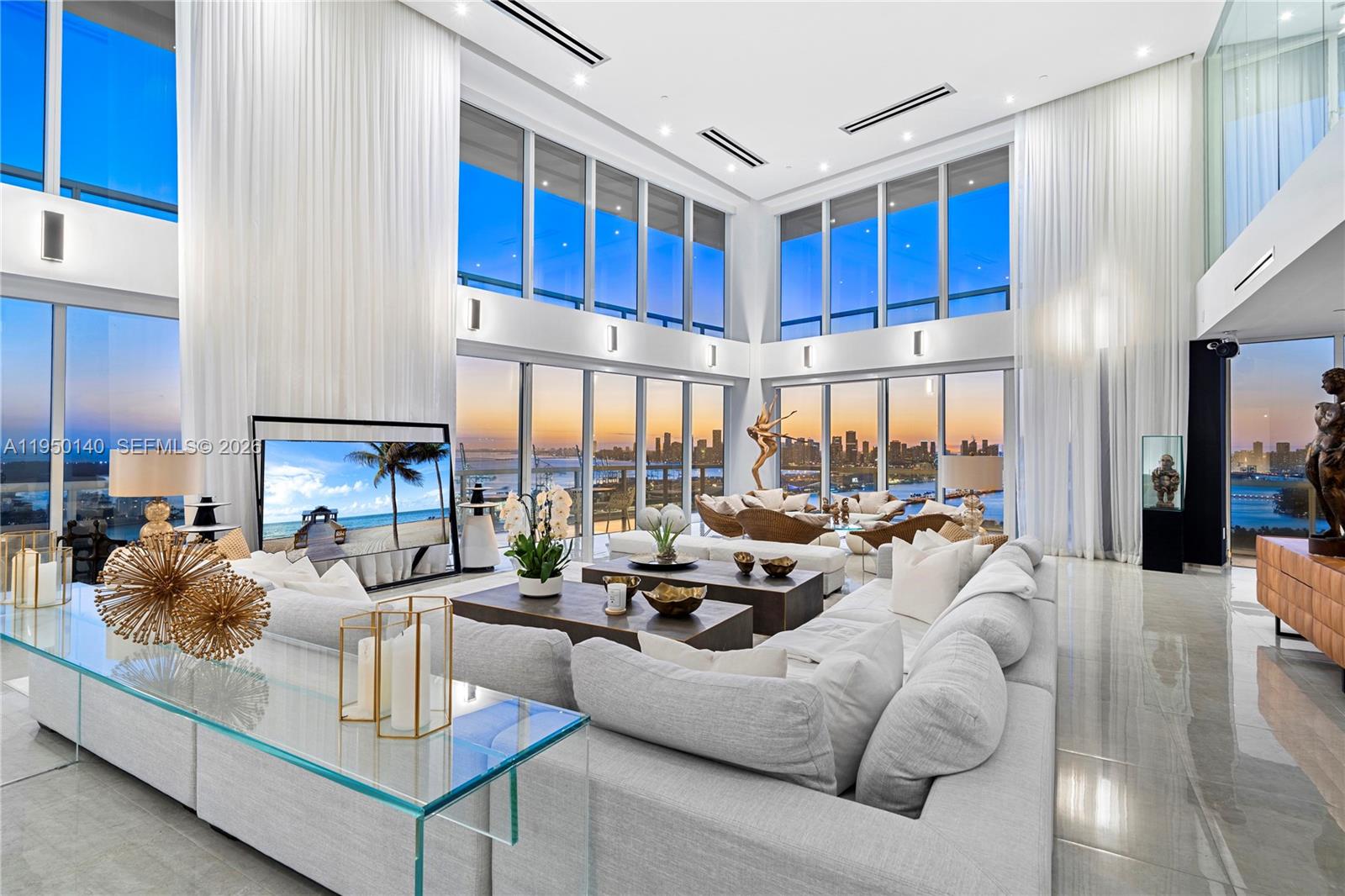 ICON CONDO - Residential