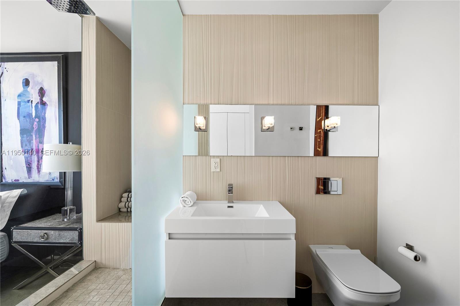 ICON CONDO - Residential