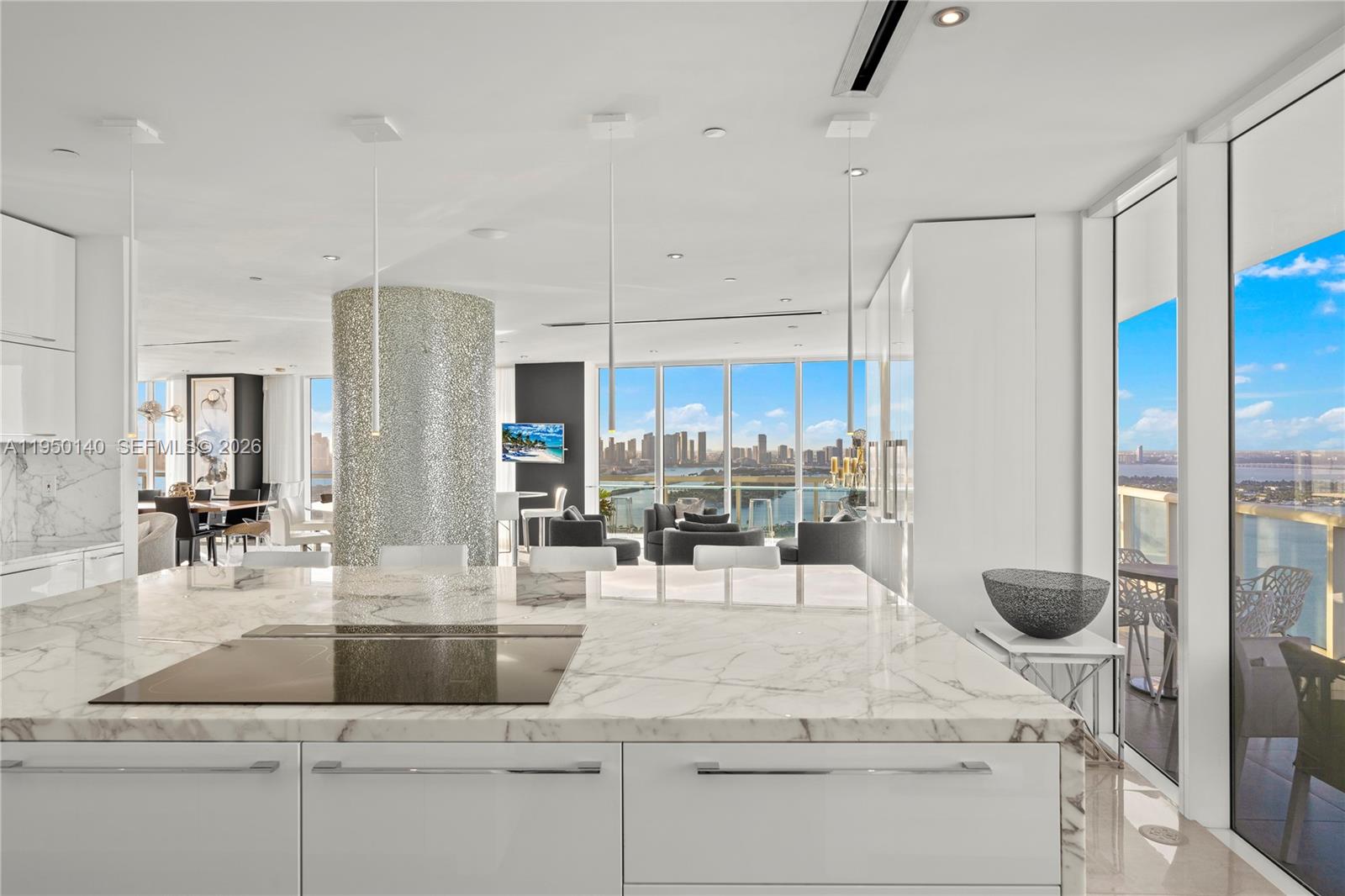 ICON CONDO - Residential