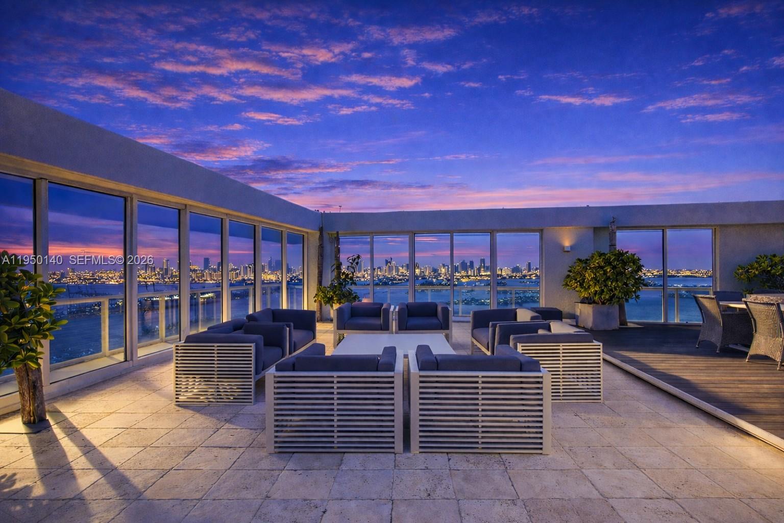 ICON CONDO - Residential