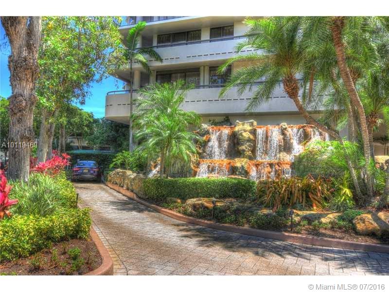 Beautiful Ocean & Intracostal view from this unit, price right. Elegant Building w/Luxury Amenities on Turnberry Exclusive Marina..Across from Turnberry's World Class PGA Golf Course, Surrounded by Lush, Landscaped 3.5 Mile Jogging/Exercise Path..Minutes to Sparkling Beach, Fine Restaurants, Great Shopping, Int'l Airport, & Gulfstream Racetrack & Casino..Walk to Houses of Worship. Available Oct 1st