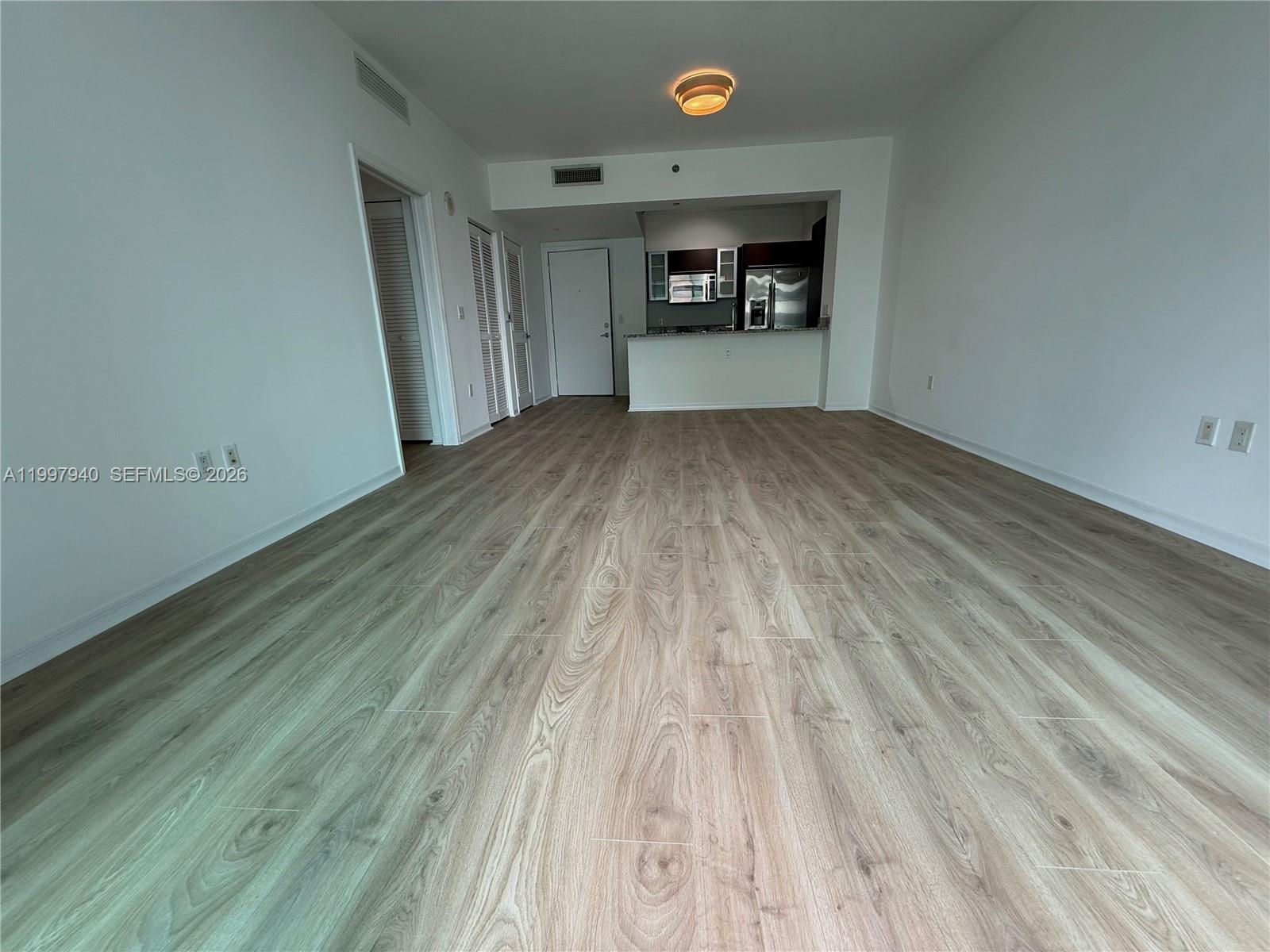 THE PLAZA 901 BRICKELL CO - Residential Lease