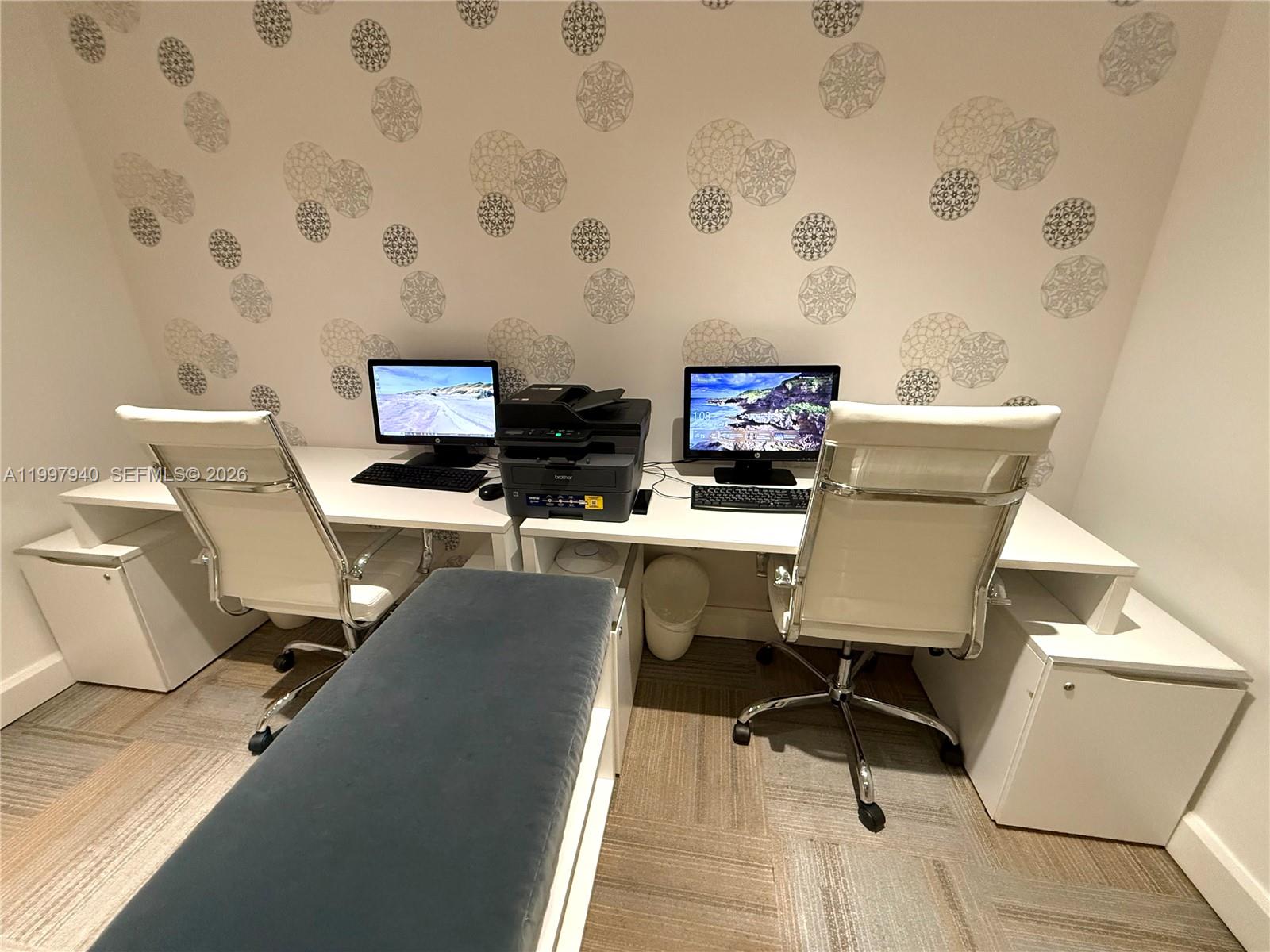 THE PLAZA 901 BRICKELL CO - Residential Lease