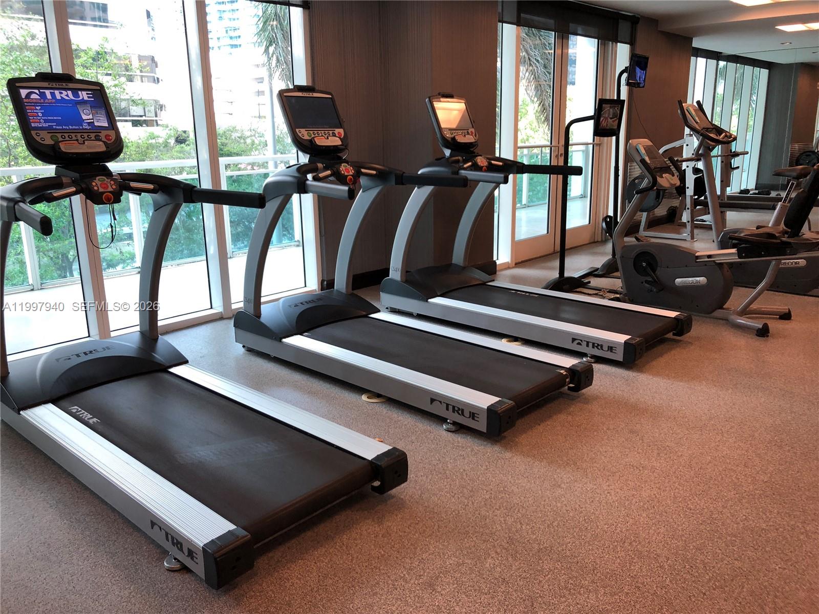 THE PLAZA 901 BRICKELL CO - Residential Lease