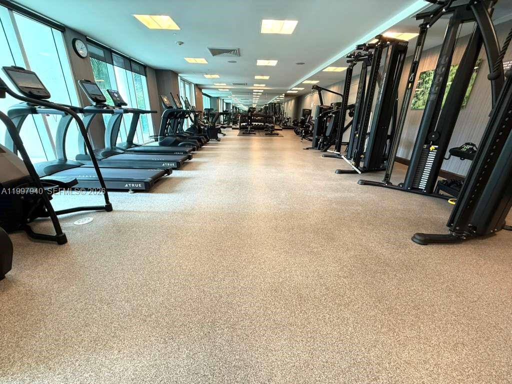 THE PLAZA 901 BRICKELL CO - Residential Lease