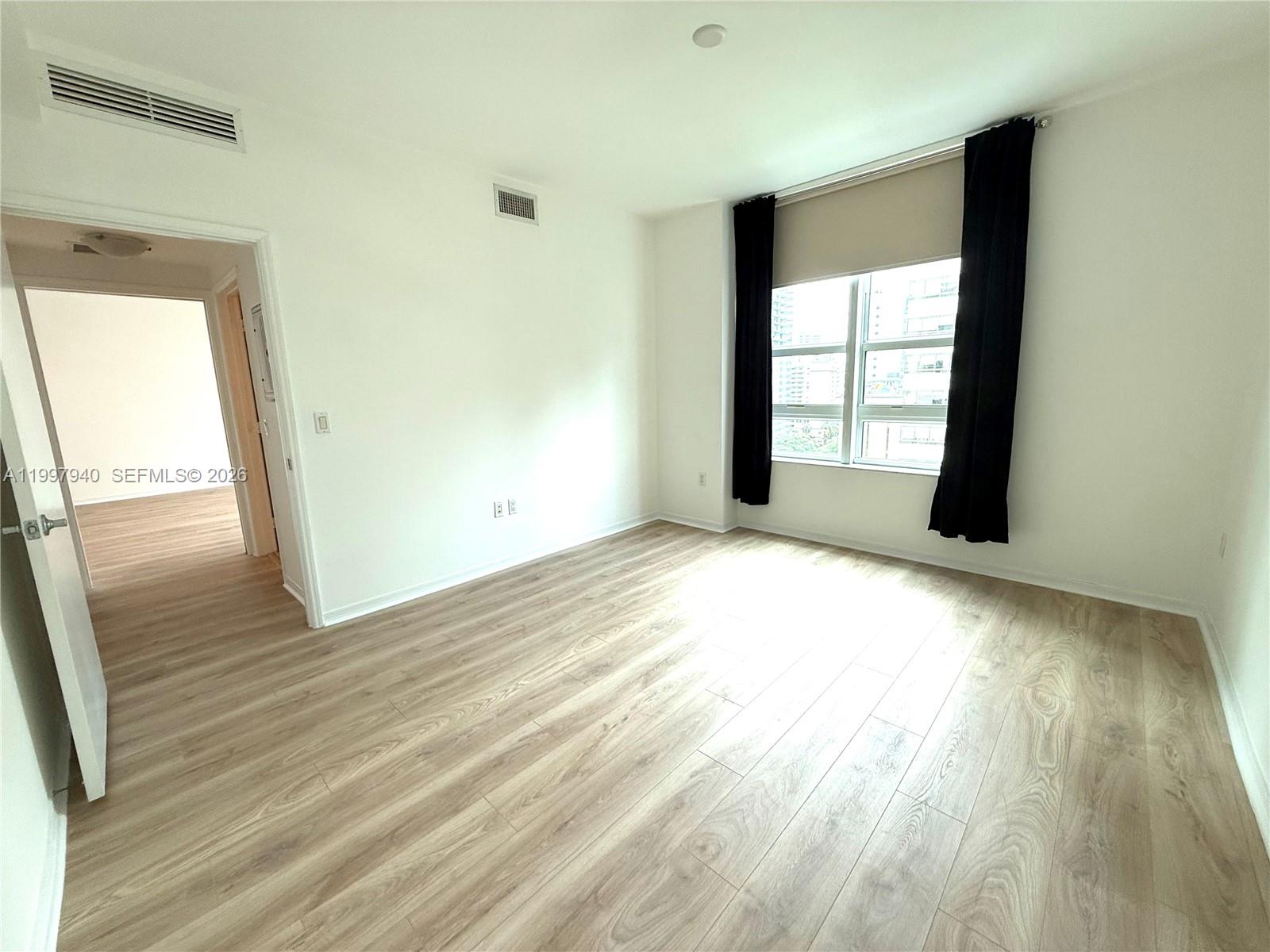 THE PLAZA 901 BRICKELL CO - Residential Lease