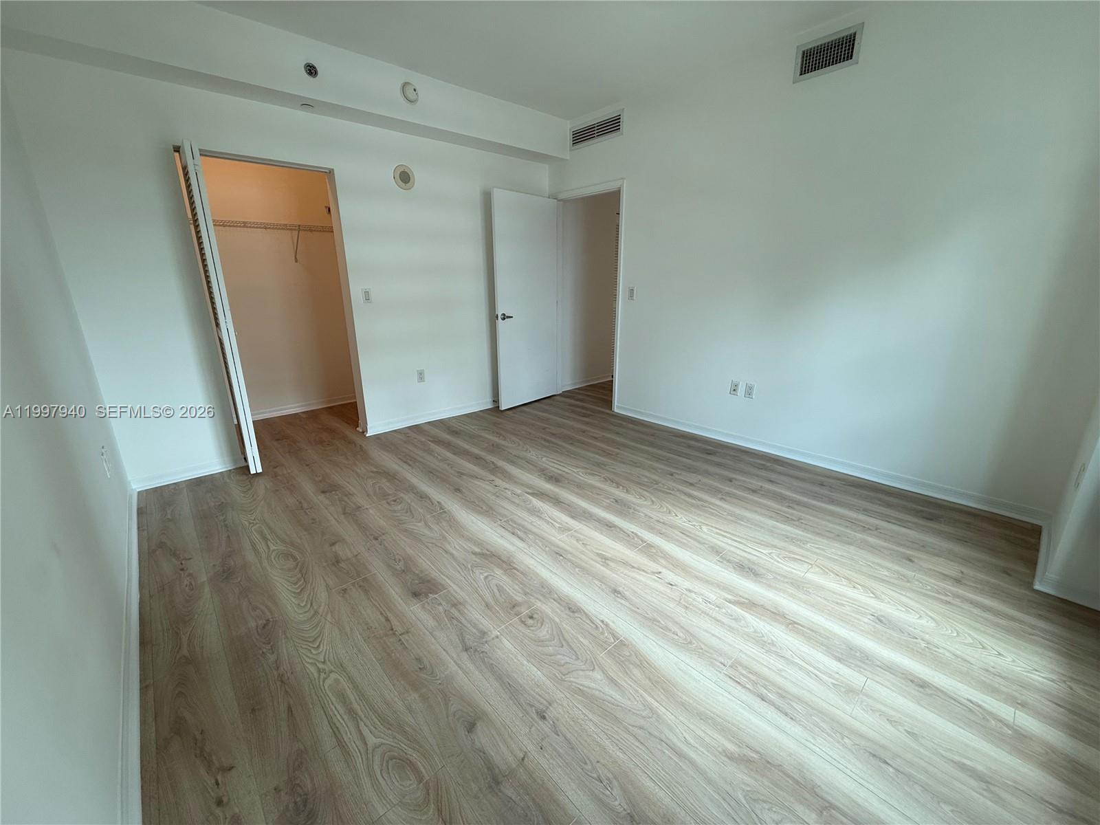 THE PLAZA 901 BRICKELL CO - Residential Lease