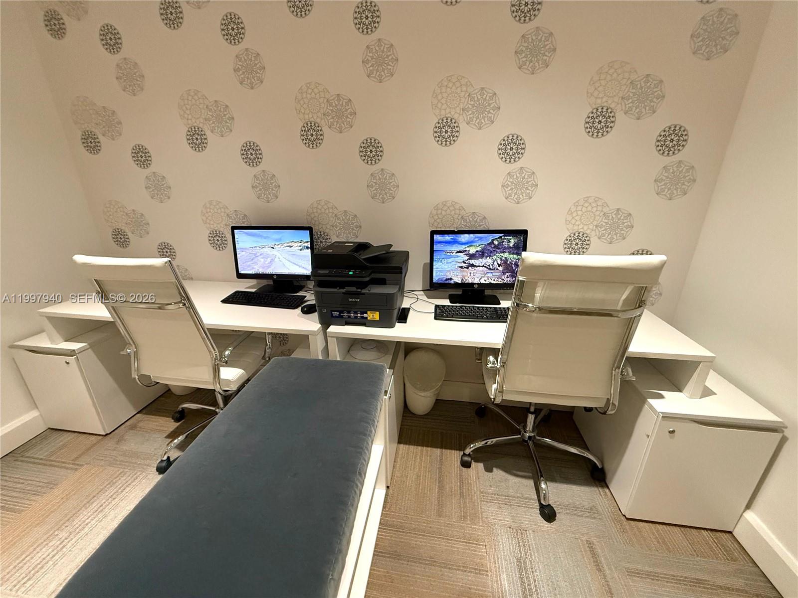 THE PLAZA 901 BRICKELL CO - Residential Lease