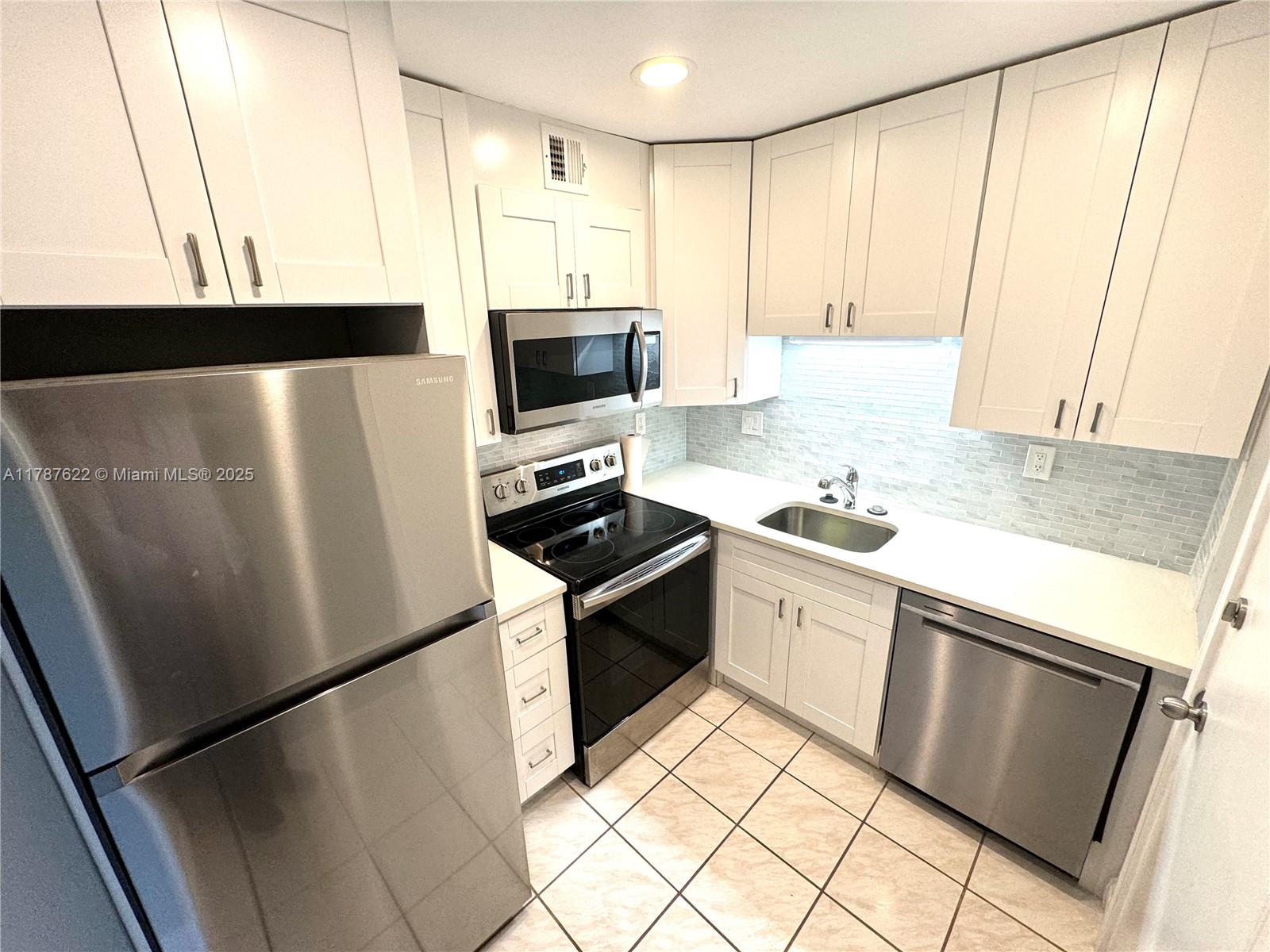 2970 NE 16th Ave B-210
