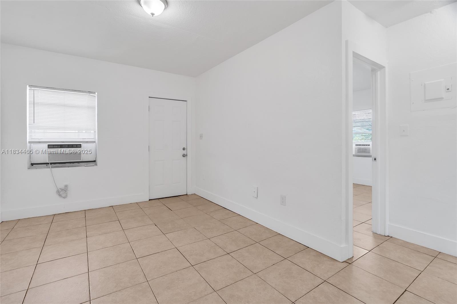 2050 Lincoln Ave 3