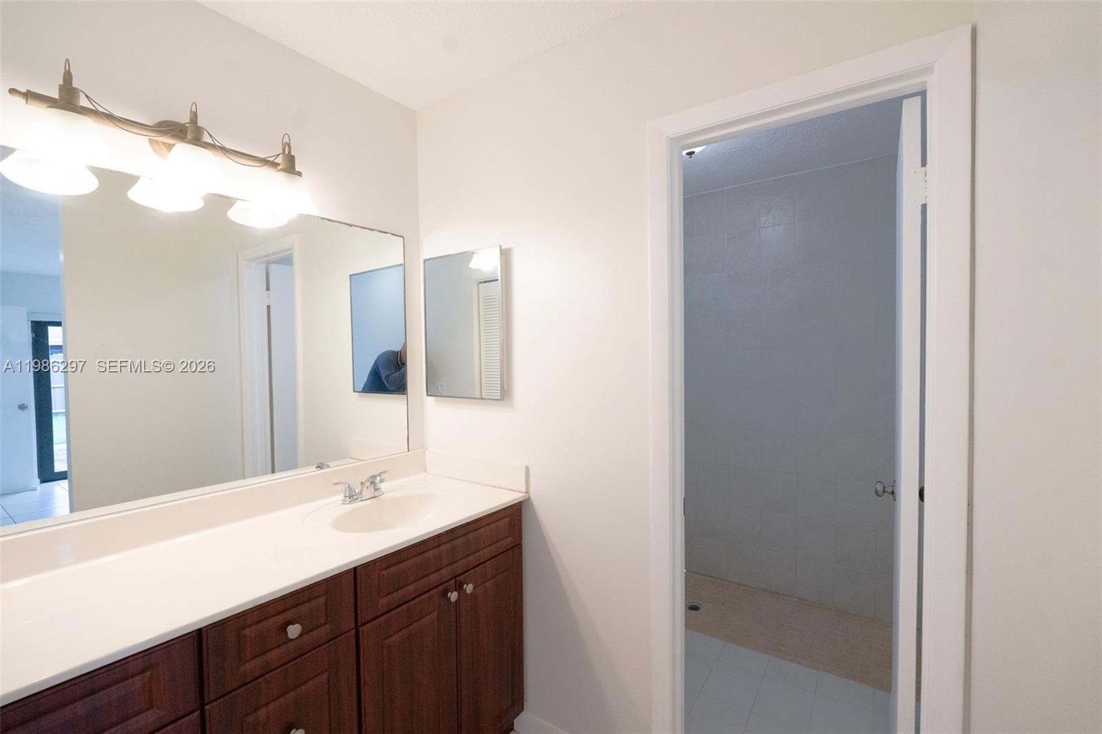 OAK PARK SEC 5 - Residential Lease