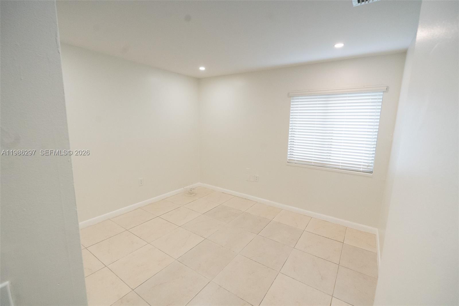 OAK PARK SEC 5 - Residential Lease