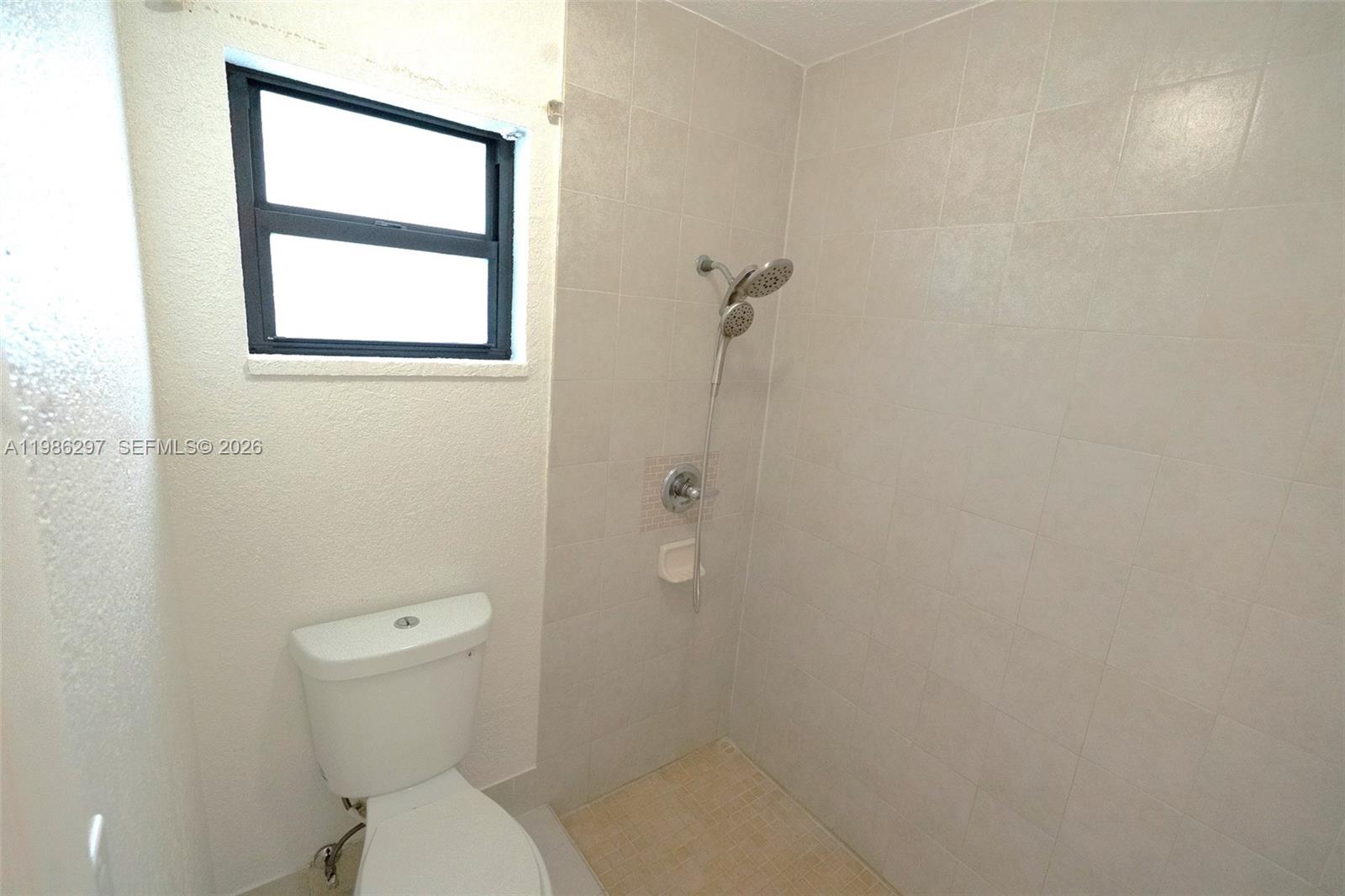 OAK PARK SEC 5 - Residential Lease