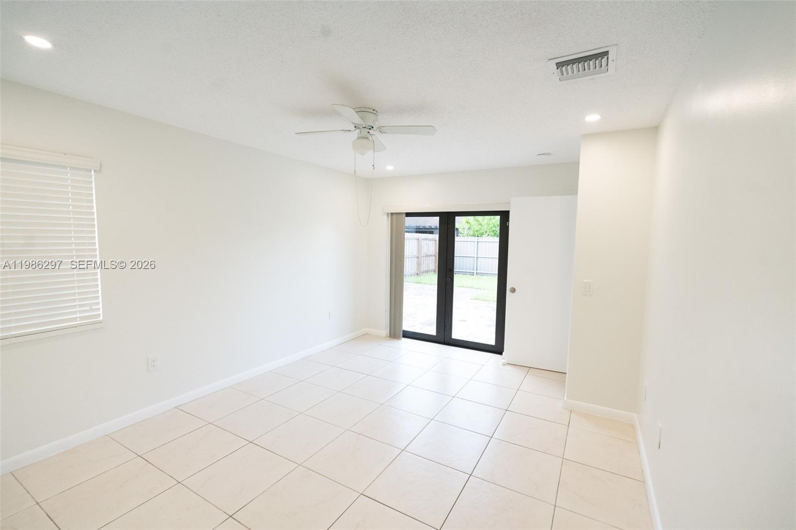 OAK PARK SEC 5 - Residential Lease