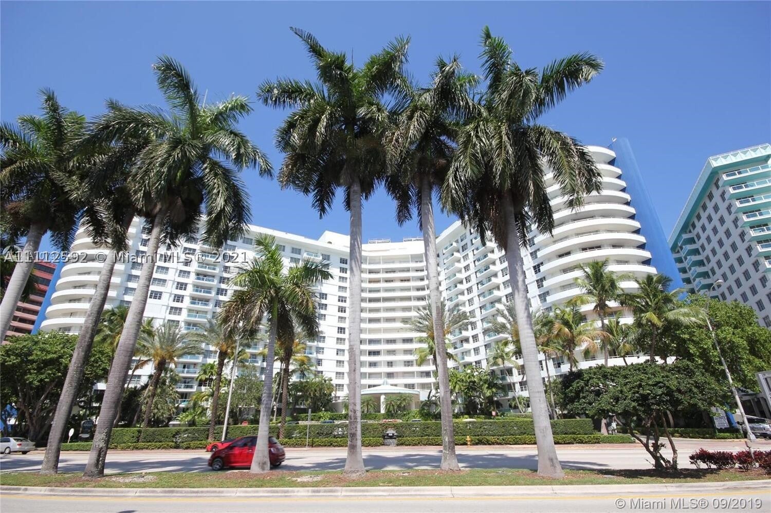 5161 Collins Ave 210