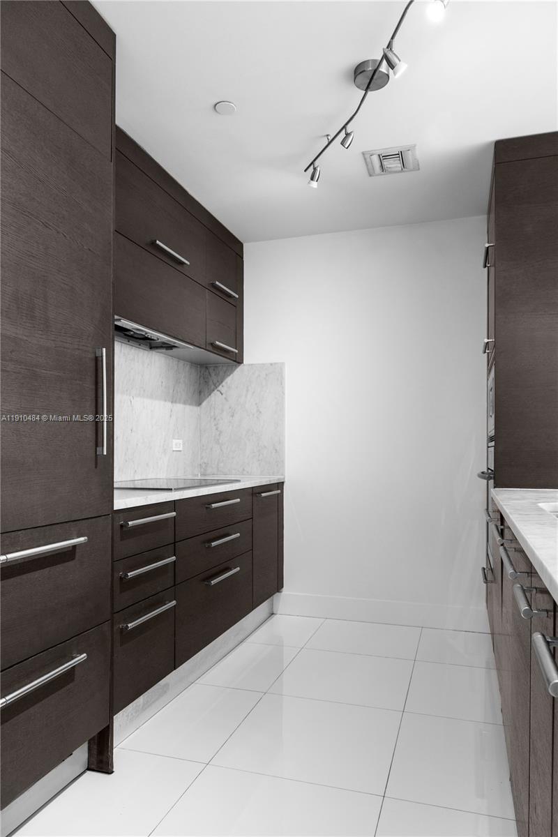 900 BISCAYNE BAY CONDO - Residential
