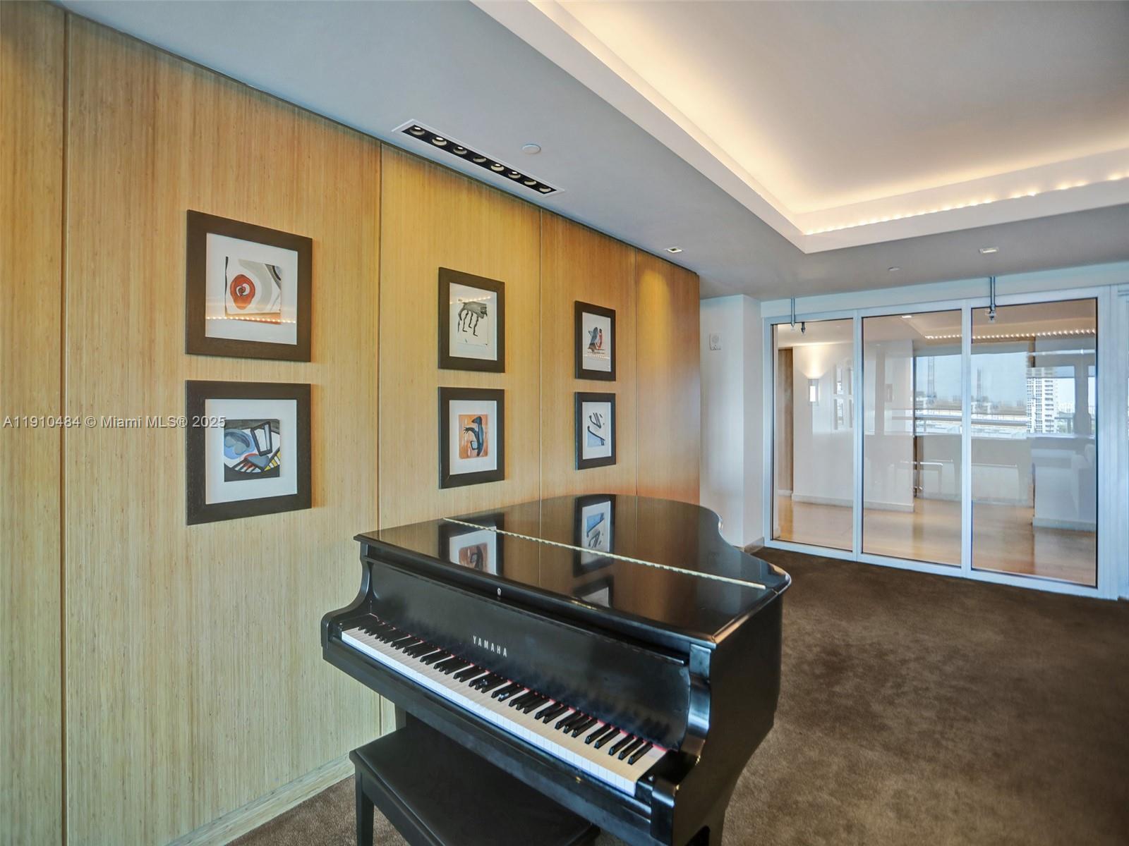 900 BISCAYNE BAY CONDO - Residential