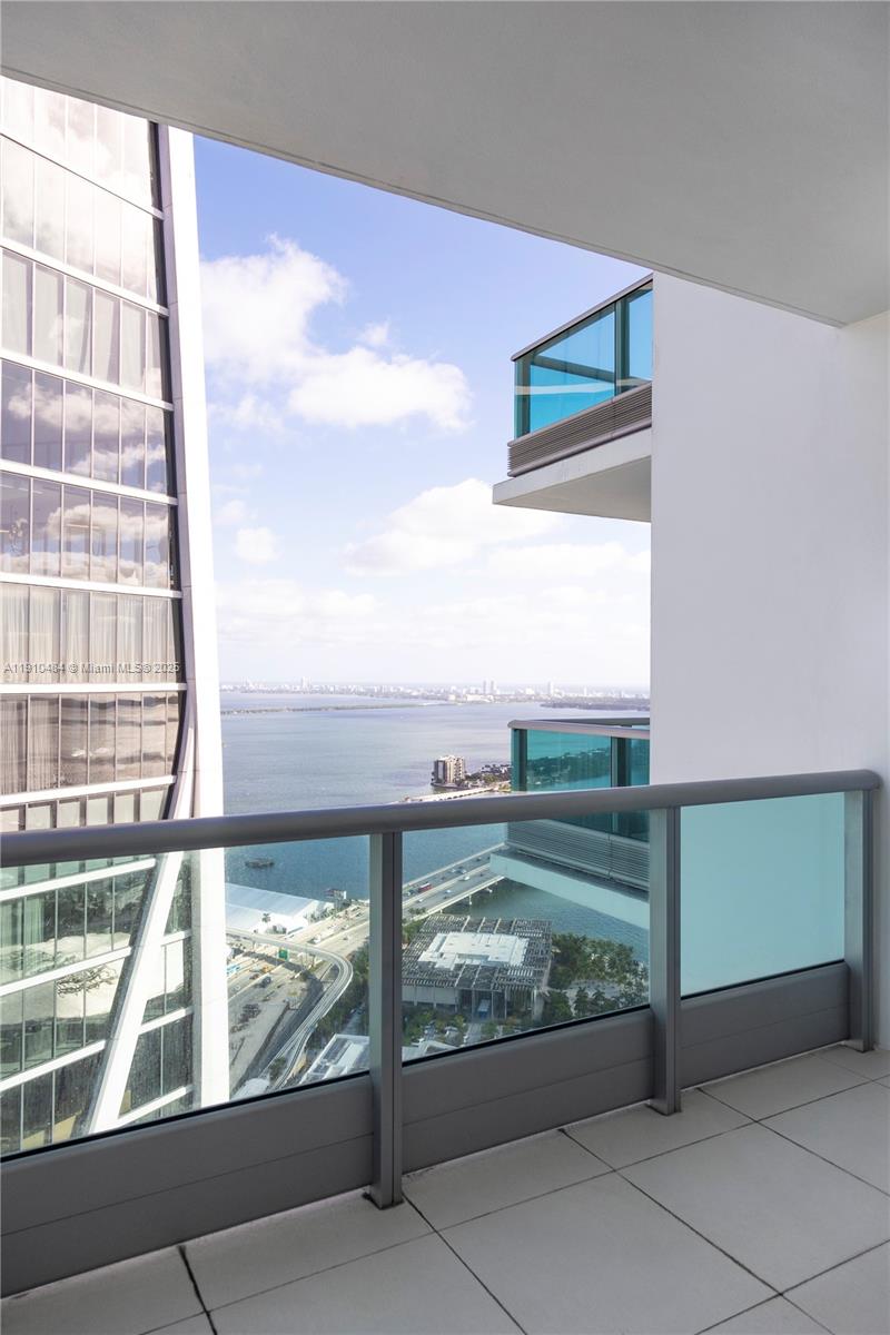 900 BISCAYNE BAY CONDO - Residential