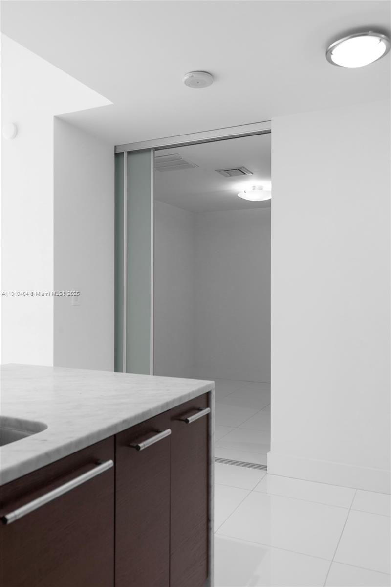 900 BISCAYNE BAY CONDO - Residential