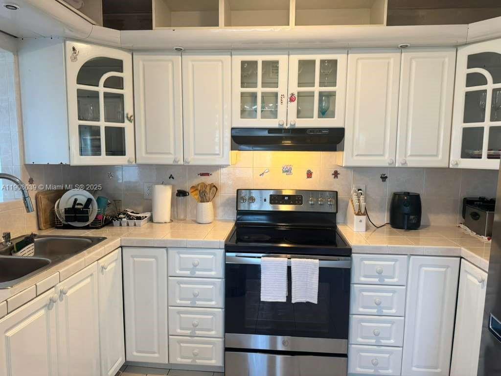 MANORS OF INVERRARY XII - Residential