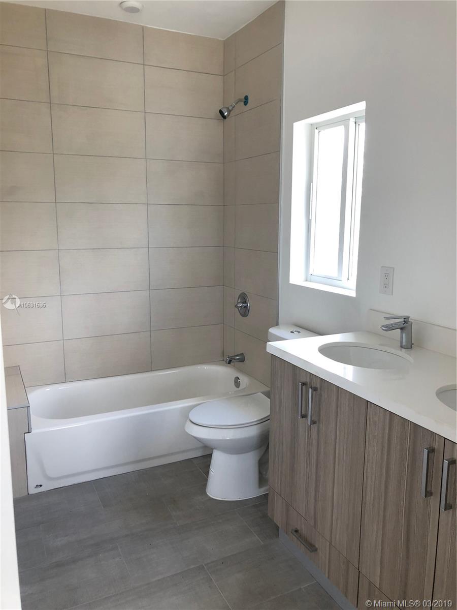 WELWYN MANOR - Residential