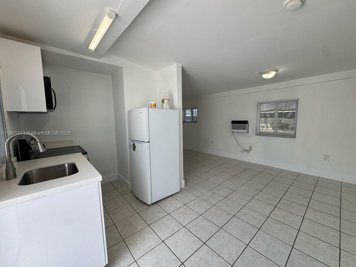 Rental Property at 856 Sw 6th St 106, Miami, Broward County, Florida - Bedrooms: 1 
Bathrooms: 1  - $1,400 MO.