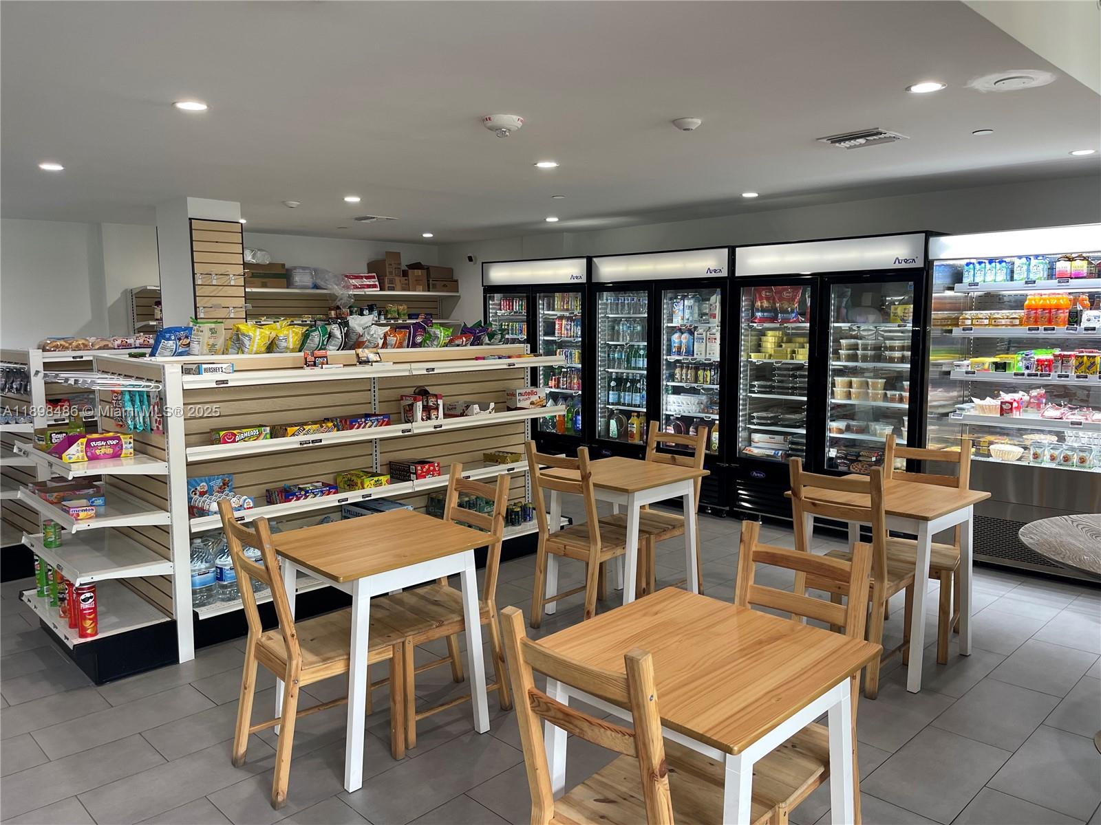 PARC CENTRAL AVENTURA EAS - Residential Lease