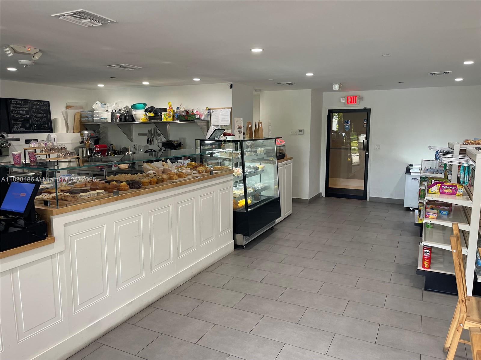 PARC CENTRAL AVENTURA EAS - Residential Lease