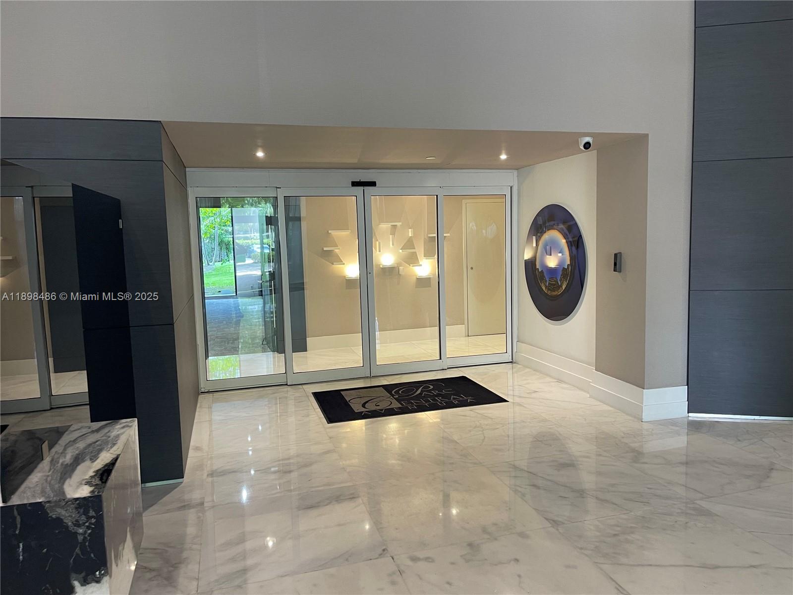 PARC CENTRAL AVENTURA EAS - Residential Lease