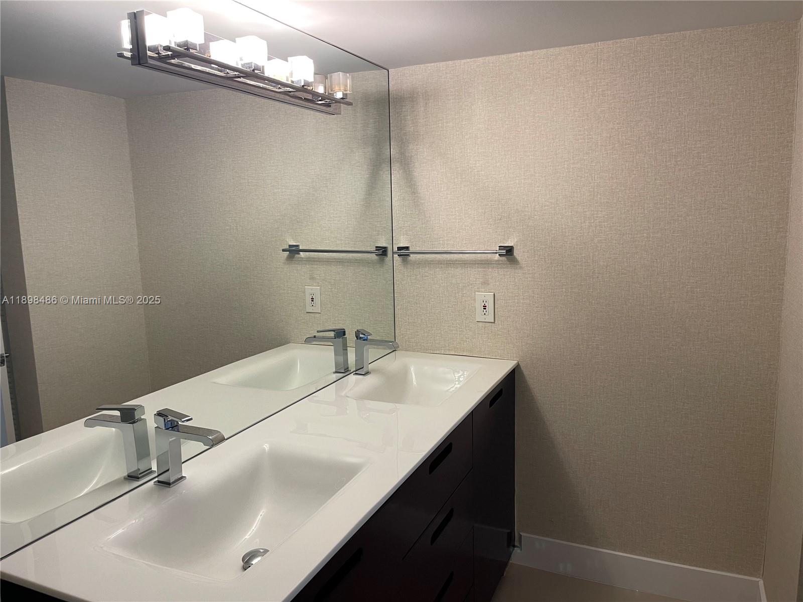 PARC CENTRAL AVENTURA EAS - Residential Lease