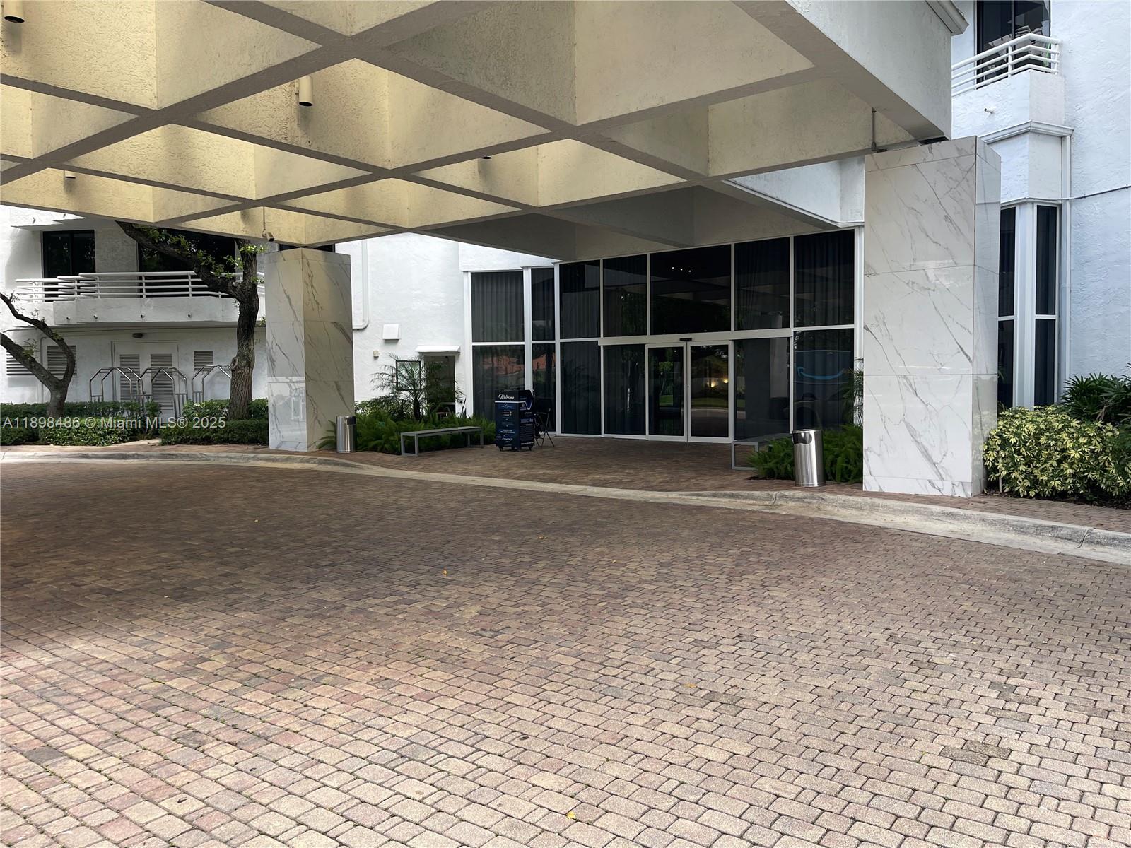 PARC CENTRAL AVENTURA EAS - Residential Lease