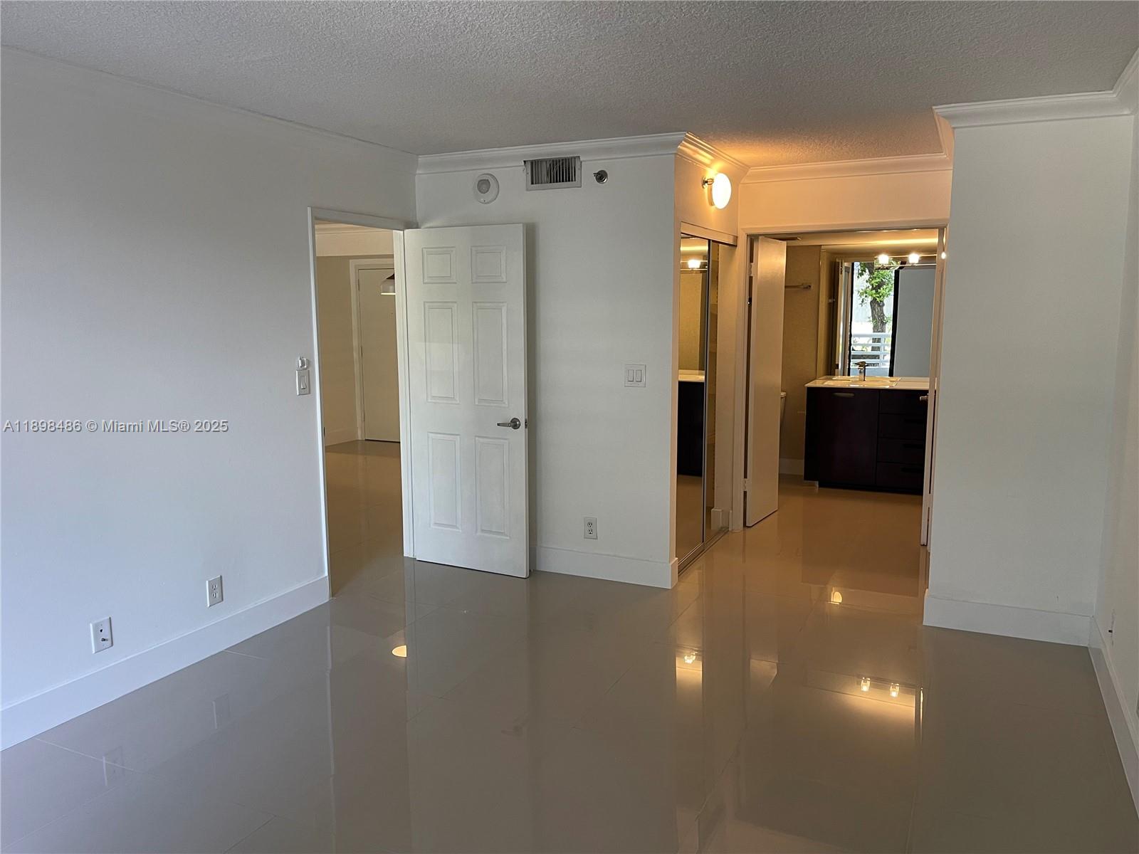 PARC CENTRAL AVENTURA EAS - Residential Lease