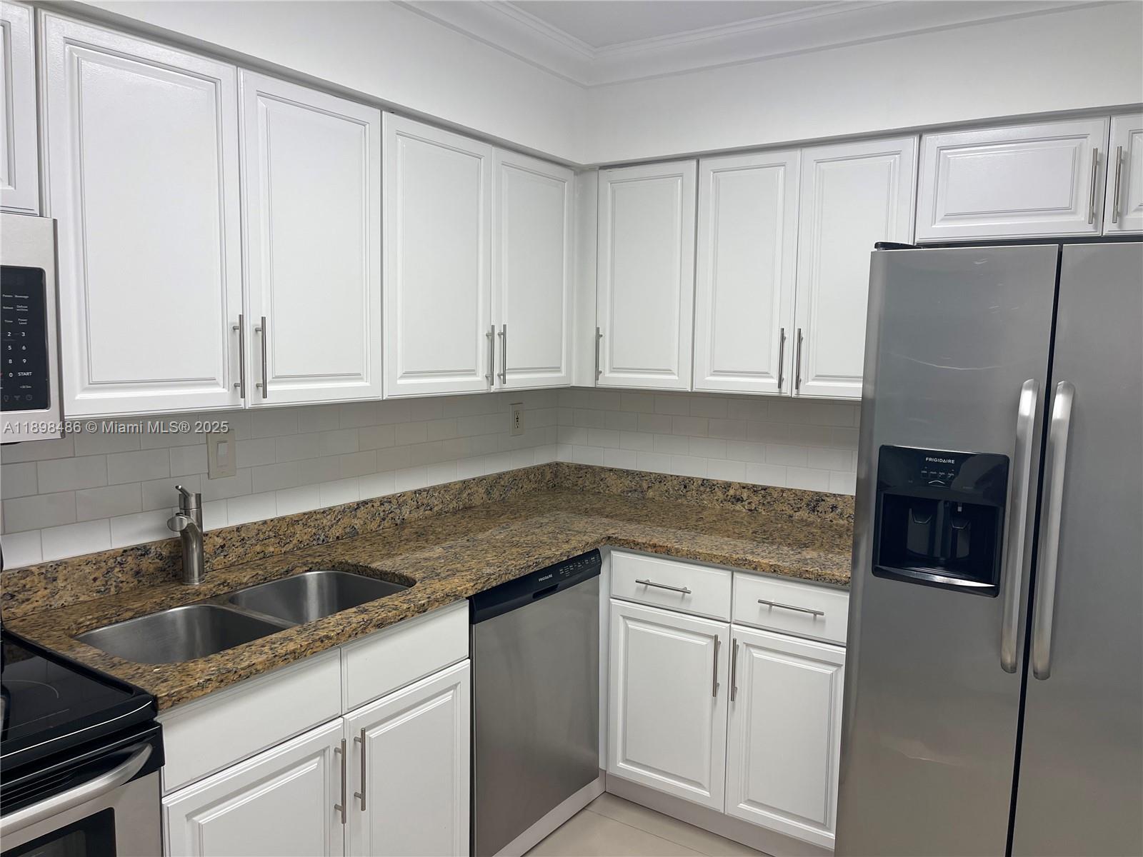 PARC CENTRAL AVENTURA EAS - Residential Lease