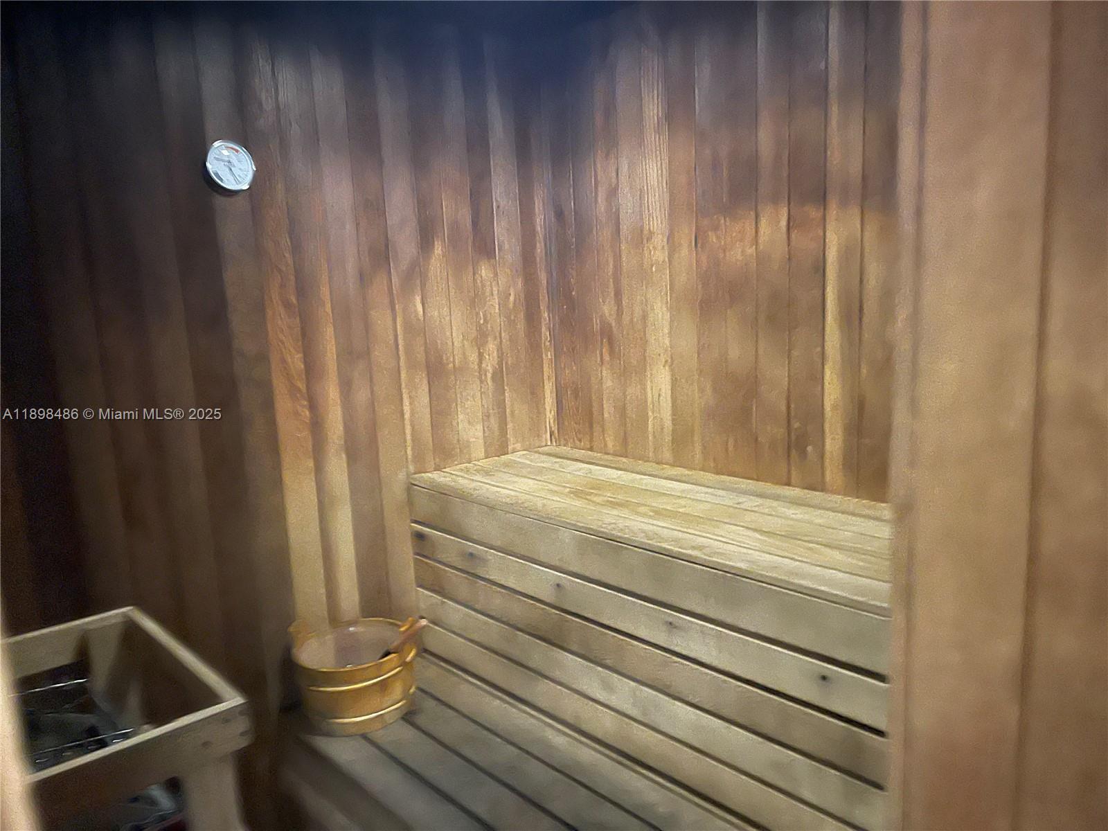 PARC CENTRAL AVENTURA EAS - Residential Lease