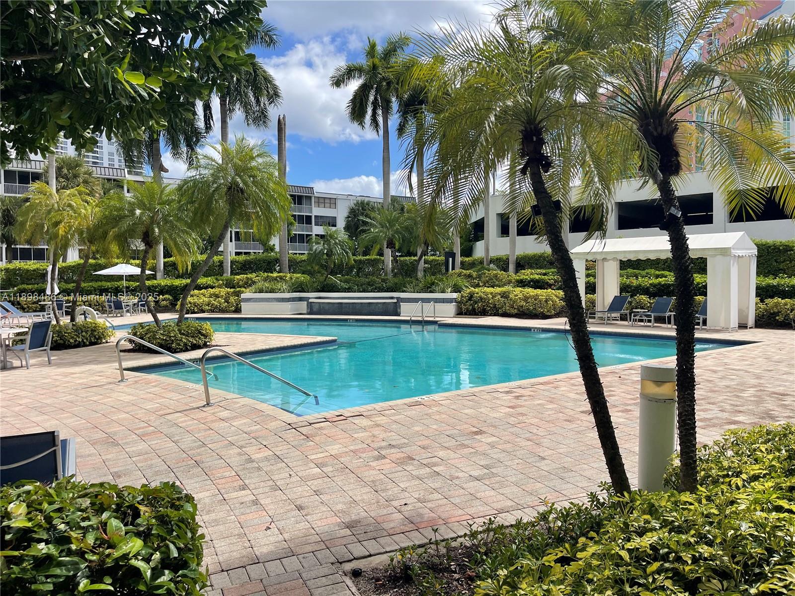 PARC CENTRAL AVENTURA EAS - Residential Lease