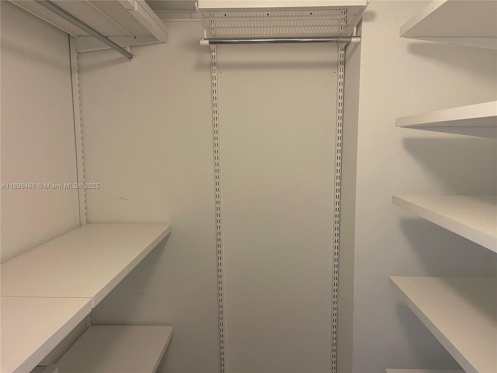 PARC CENTRAL AVENTURA EAS - Residential Lease