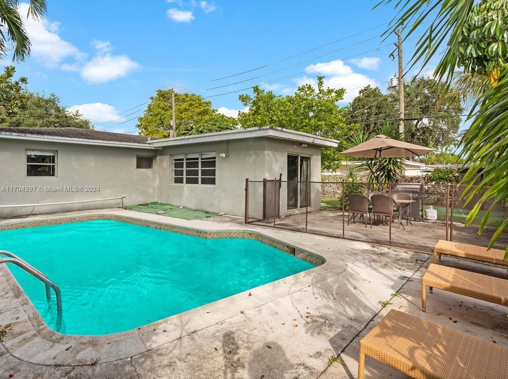 Photo of 1805 N 23rd Ave, Hollywood, FL 33020 (MLS # A11704397)